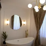 Eden Boutique - Garden & Spacious