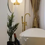 Eden Boutique - Garden & Spacious Apartamento *