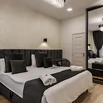 Eden Boutique - Garden & Spacious