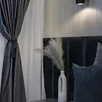 Eden Boutique - Garden & Spacious Apartamento