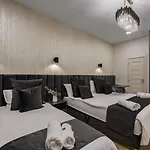 Eden Boutique - Garden & Spacious Apartamento