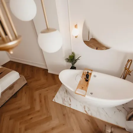 Eden Boutique - Garden & Spacious Apartament Cluj-Napoca