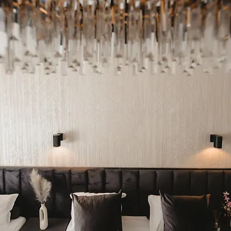 Eden Boutique - Garden & Spacious Apartamento