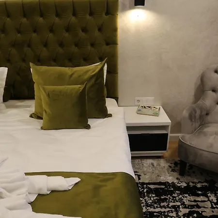 Eden Boutique - Garden & Spacious