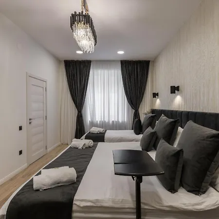 Eden Boutique - Garden & Spacious Apartamento