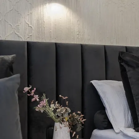 Apartment Eden Boutique - Garden & Spacious