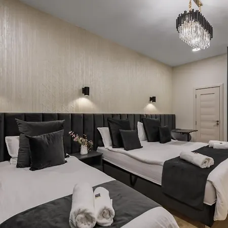 Eden Boutique - Garden & Spacious Apartamento