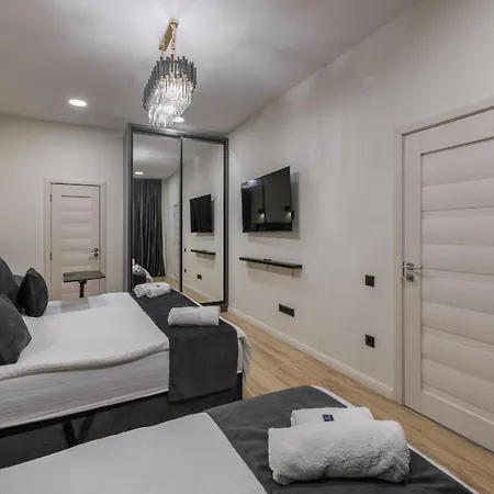 Apartment Eden Boutique - Garden & Spacious *