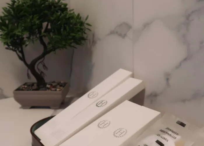 Eden Boutique - Garden & Spacious