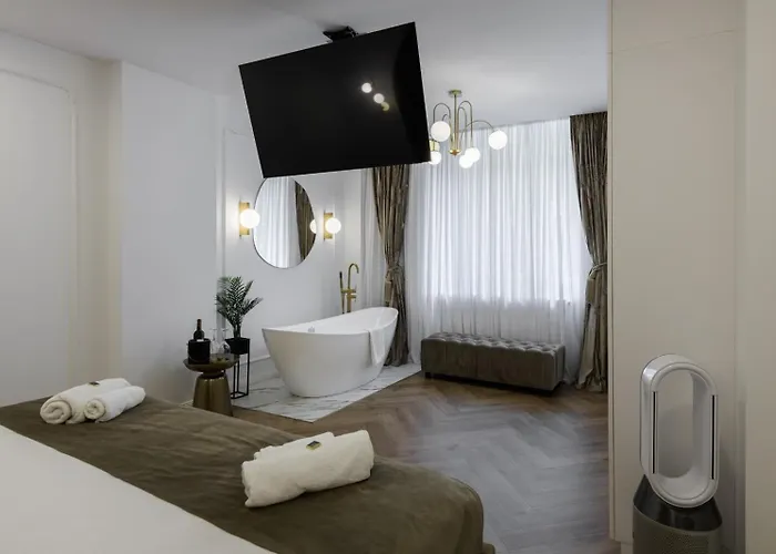 Eden Boutique - Garden & Spacious Apartmán Kluž