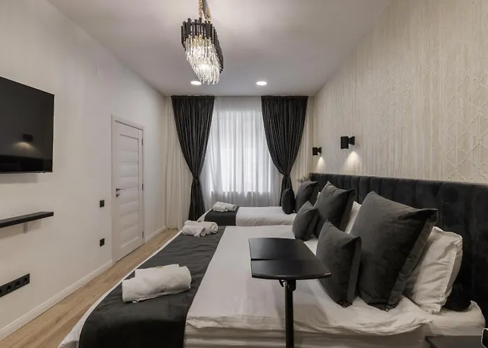 Eden Boutique - Garden & Spacious Apartamento