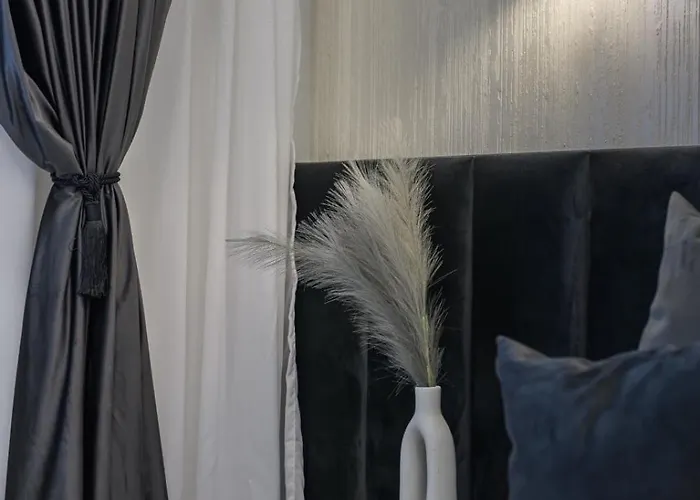 Eden Boutique - Garden & Spacious Apartmán