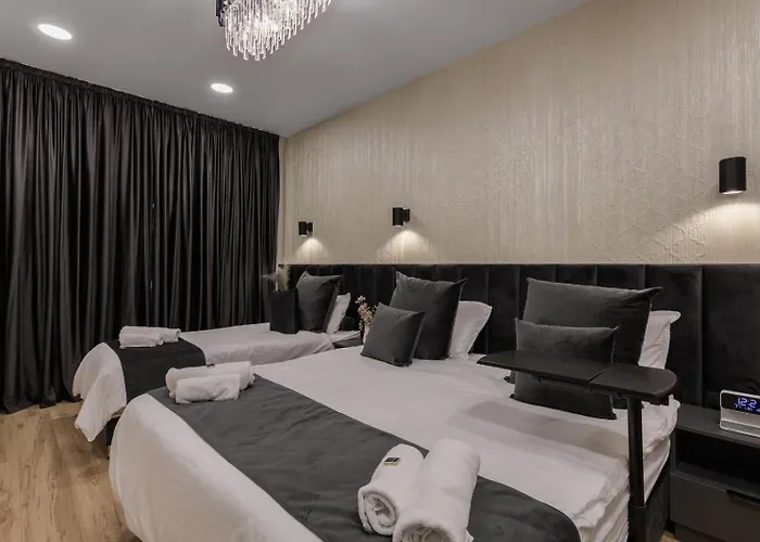 Eden Boutique - Garden & Spacious Apartmán