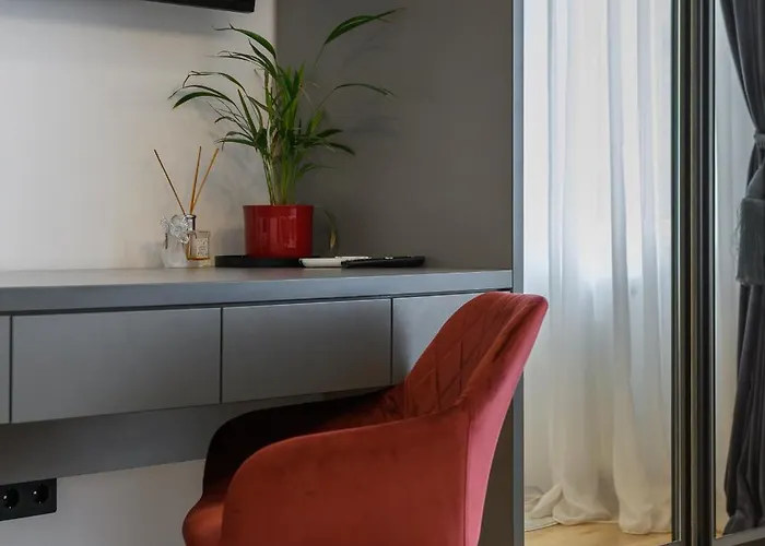 Eden Boutique - Garden & Spacious