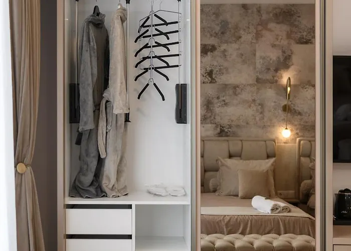 Eden Boutique - Garden & Spacious